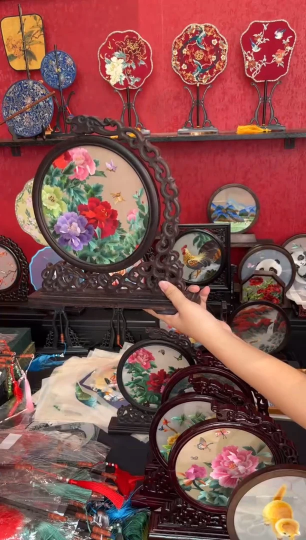 织绣观尘礼苏绣团扇艺术馆