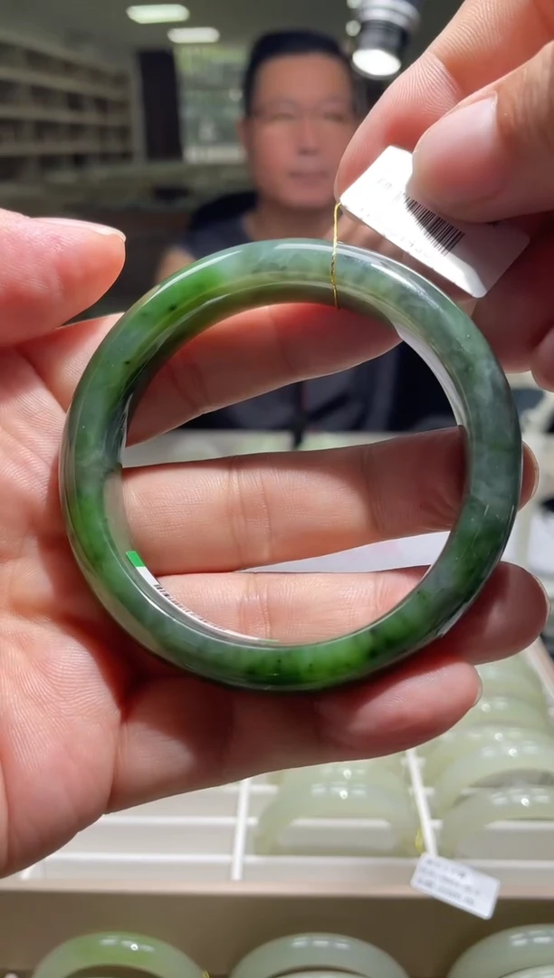 未镶嵌手镯和田玉59-60圈口 4308