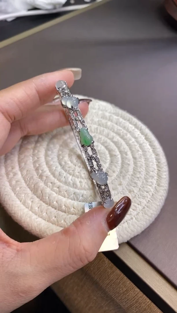 颈饰银S925镶嵌翡翠净货16627