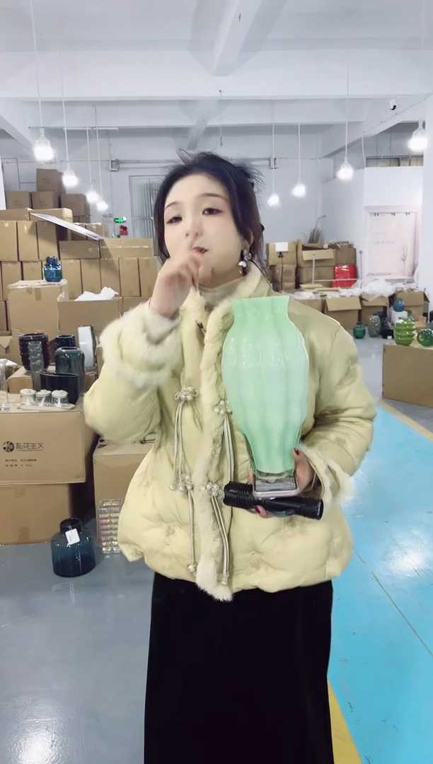 【闪购商品】玻璃私花主义花瓶厂-微瑕--86Q6