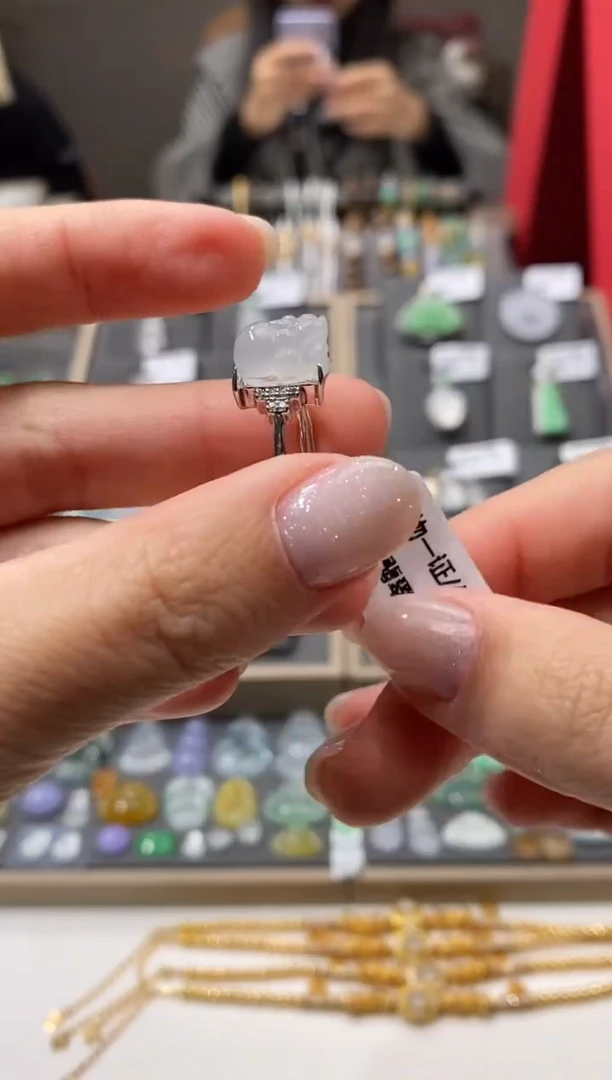 颈饰银S925镶嵌翡翠戒指