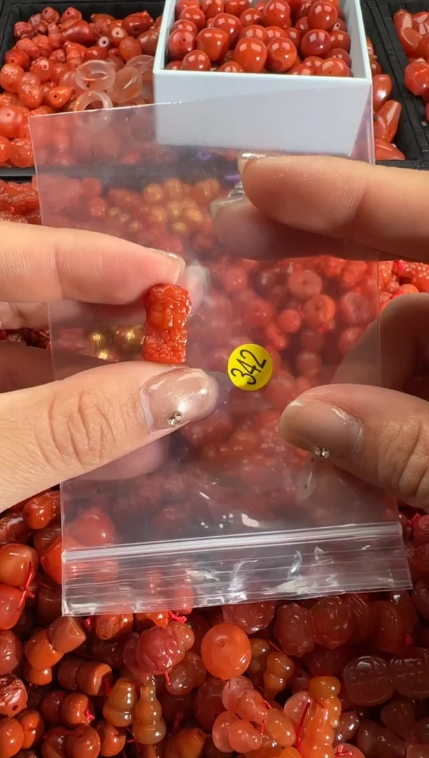 【闪购商品】南红玛瑙颈饰未镶嵌1