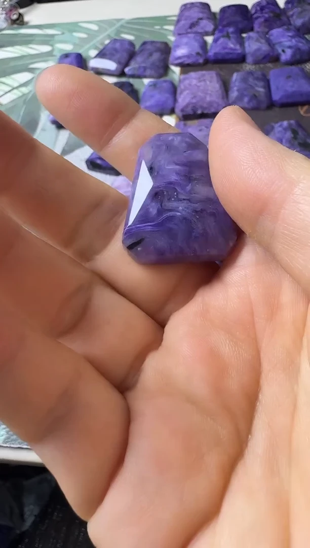 查罗石未镶嵌颈饰杠*16矿坑