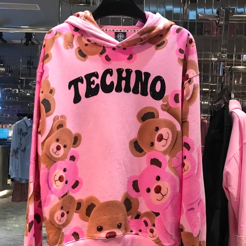 TCH轻奢秋冬时尚可爱风小熊烫钻加绒连帽卫衣女T69D126047私服tch