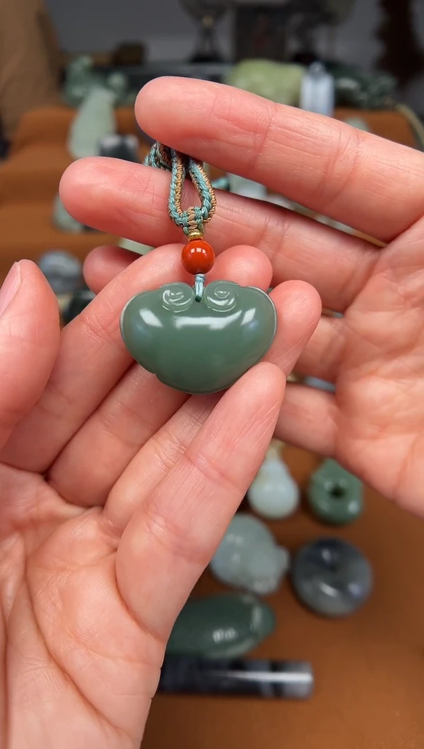 【闪购商品】和田玉颈饰未镶嵌如意锁