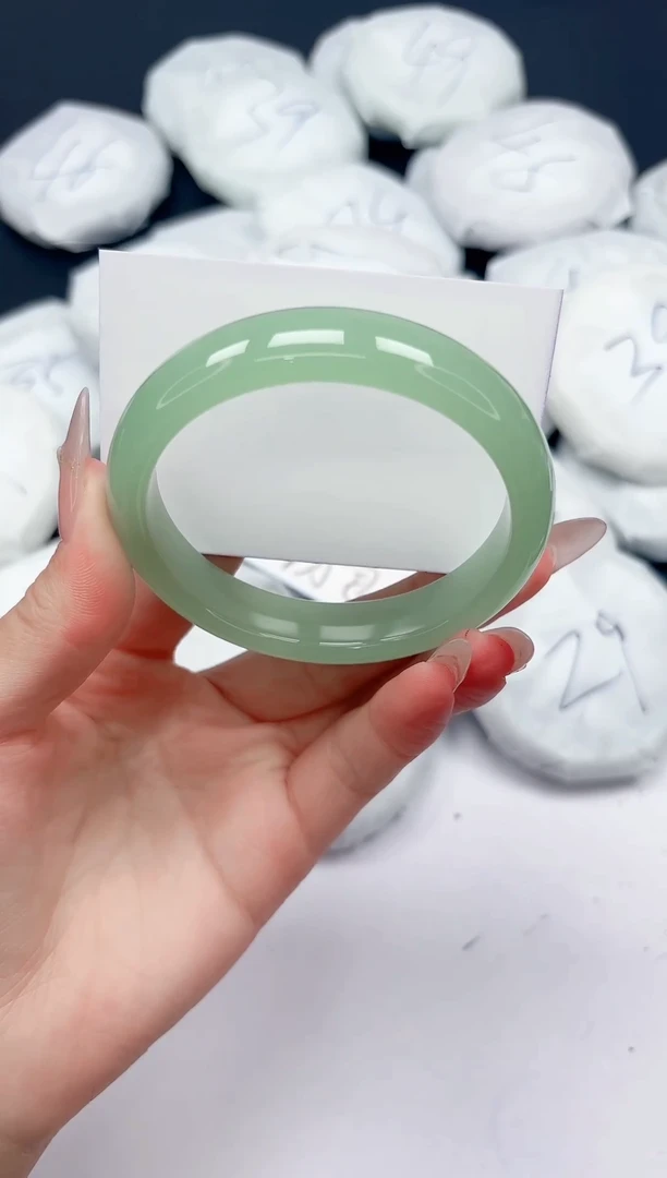 未镶嵌手镯石英质玉A272/61