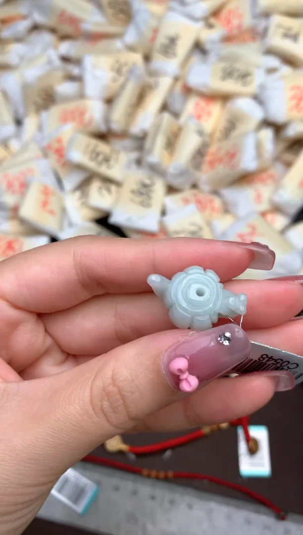 【闪购商品】翡翠颈饰未镶嵌—