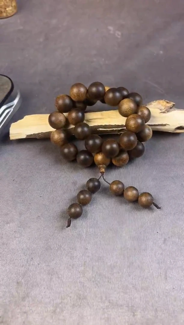 沉香沉香碎屑+海南老白奇18手持圆珠沉98克+多样性发一