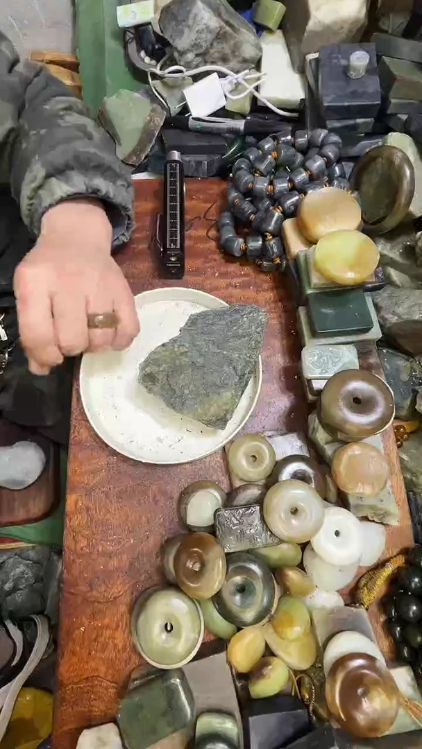 未镶嵌和田玉珠宝半成品1