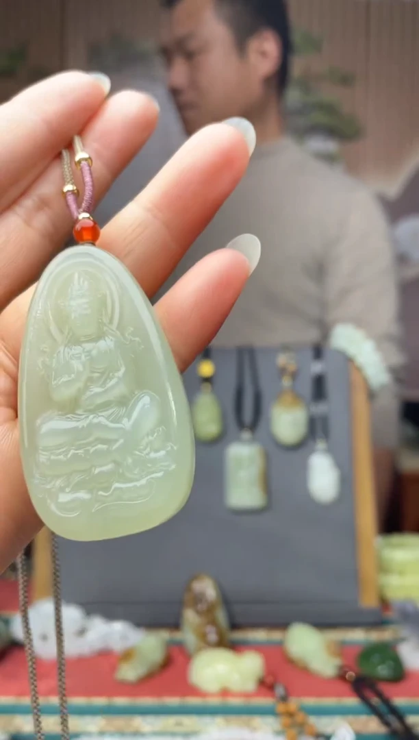 颈饰未镶嵌和田玉拍一发一