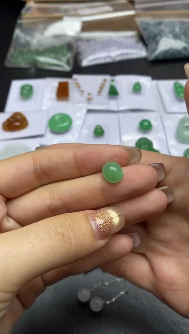 【闪购商品】定制翡翠未镶嵌翡翠毛货~