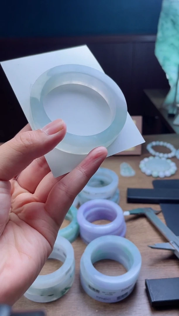 未镶嵌手镯定制翡翠芒****?定制