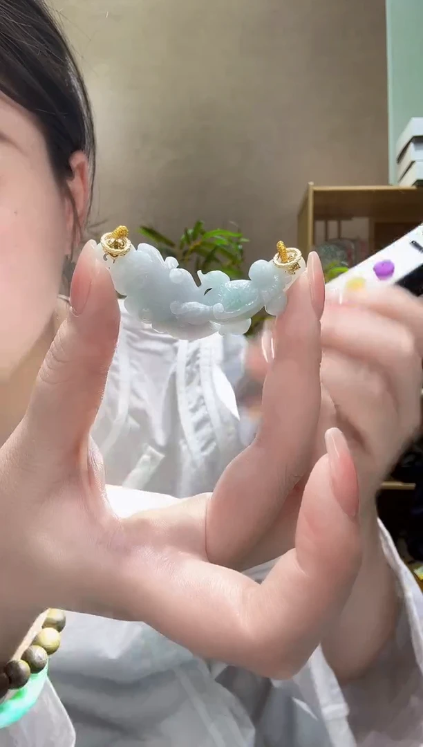 翡翠未镶嵌颈饰吊坠