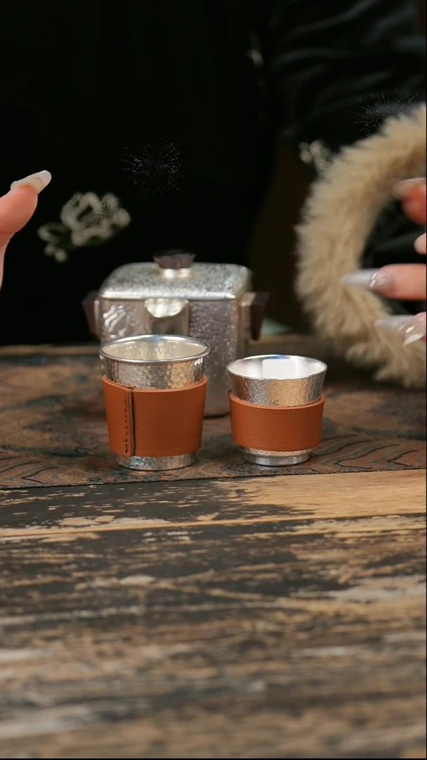 【闪购商品】手工锤纹银手抓壶+2杯子