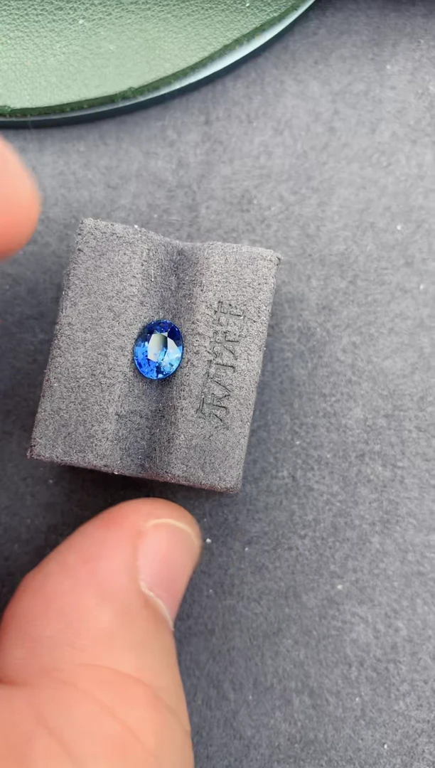 裸石蓝宝石1.2ct 无烧矢车菊蓝宝石 定制