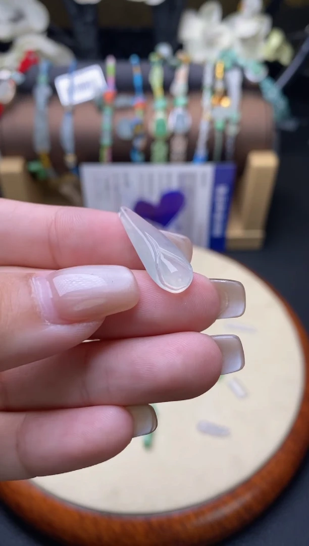 颈饰未镶嵌翡翠净货15595