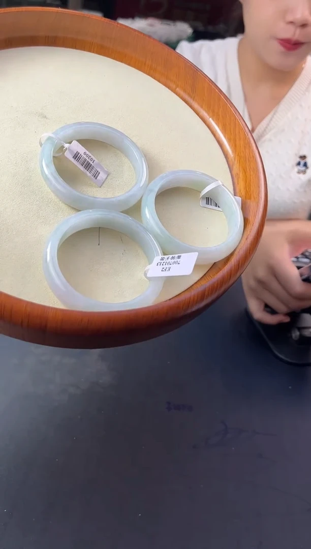 未镶嵌手镯翡翠10200/多样性发一个