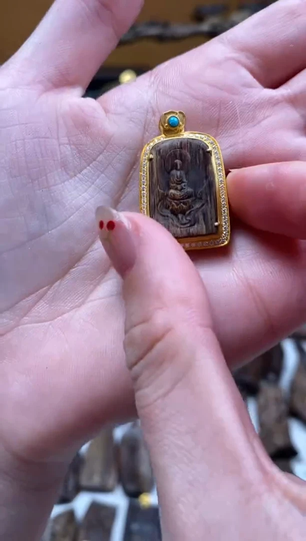 【闪购商品】沉香吊坠越南 芽庄白旗吊坠