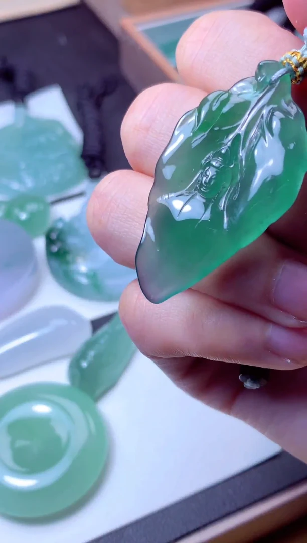 颈饰未镶嵌翡翠天然A货翡翠