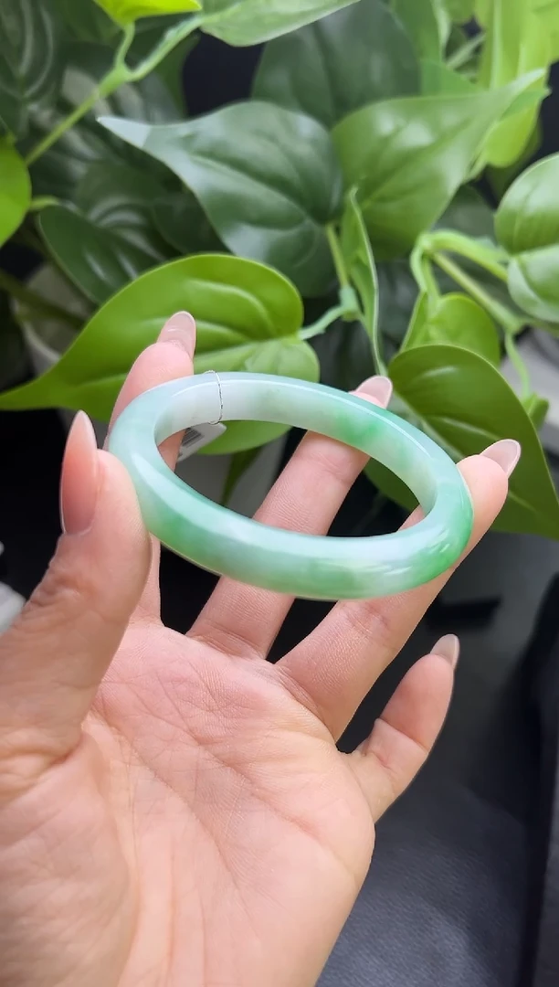 【闪购商品】翡翠手镯未镶嵌K505-181 手镯 51-52圈