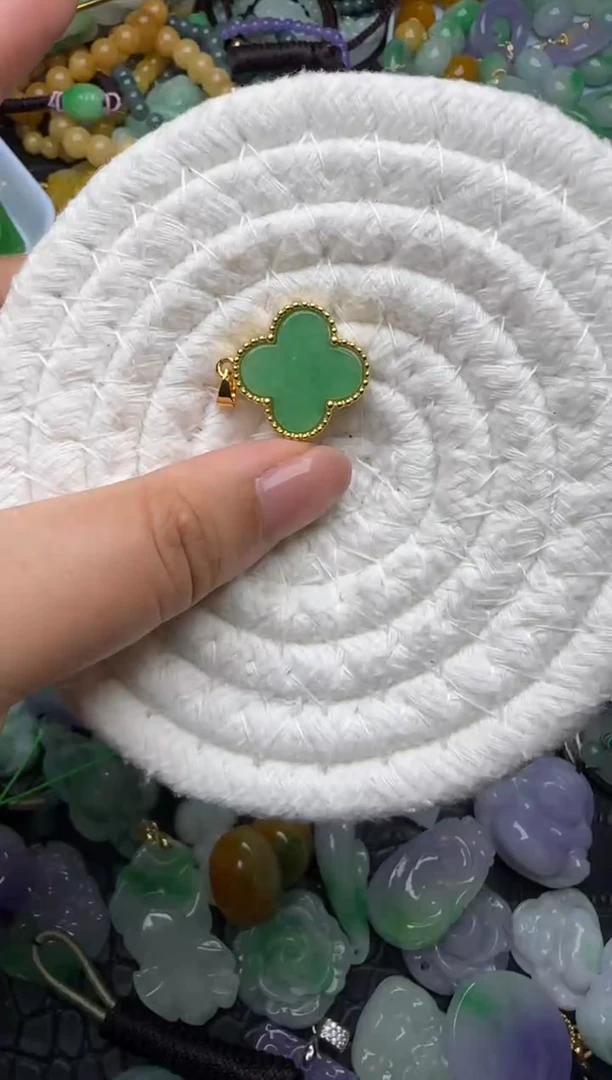 颈饰未镶嵌翡翠缅甸翡翠吊坠
