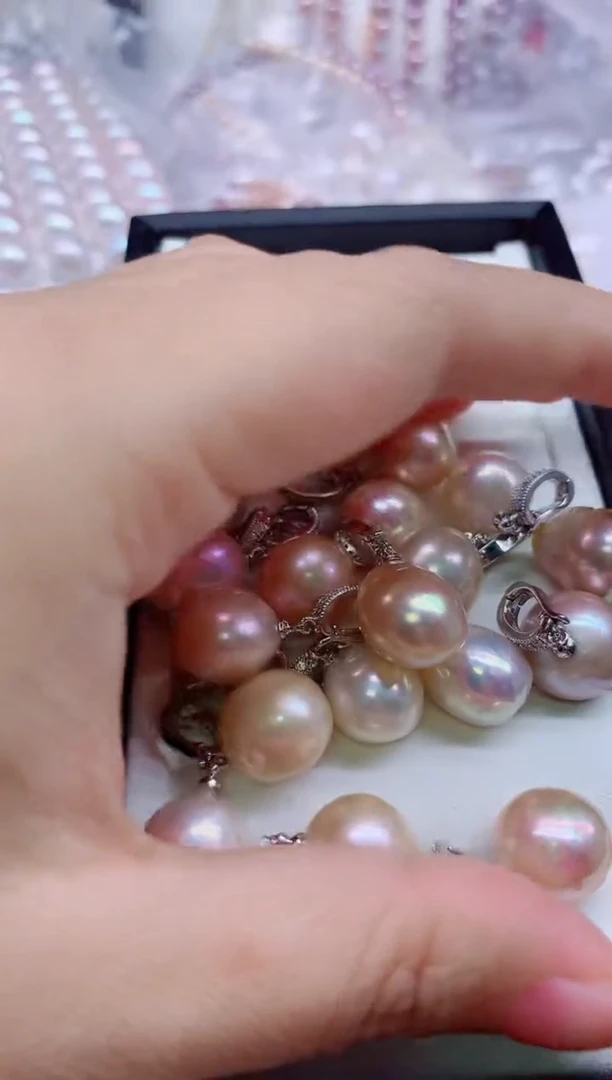 淡水珍珠合金吊坠(不含链)多样性发其一，非无暇