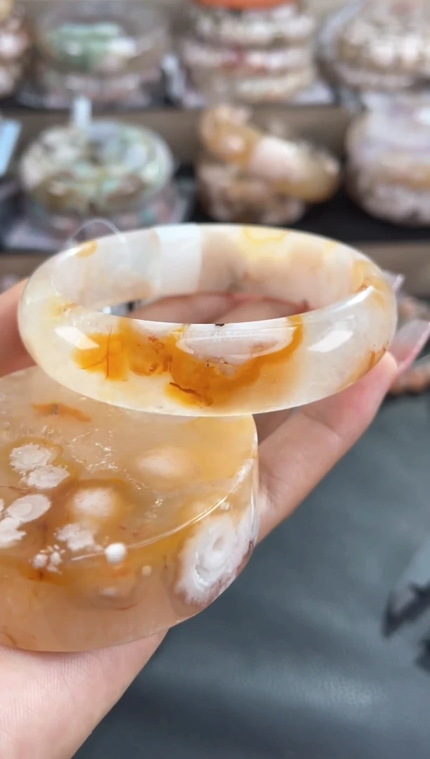 未镶嵌手镯石英质玉62