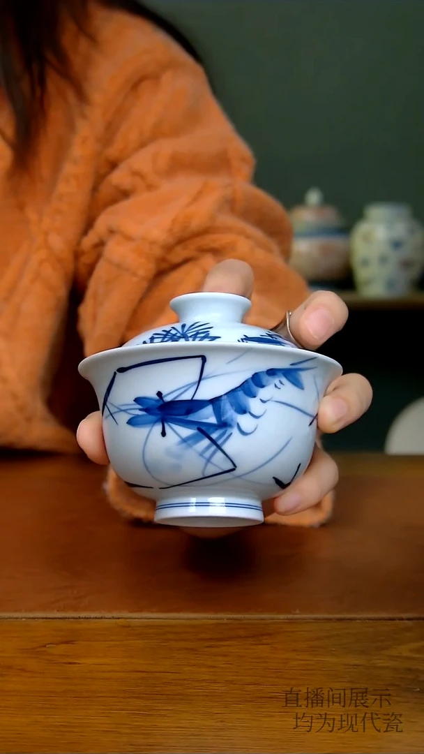 其他瓷写意虾趣两才盖碗