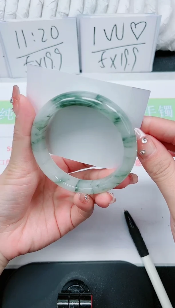 【闪购商品】石英质玉手镯未镶嵌106