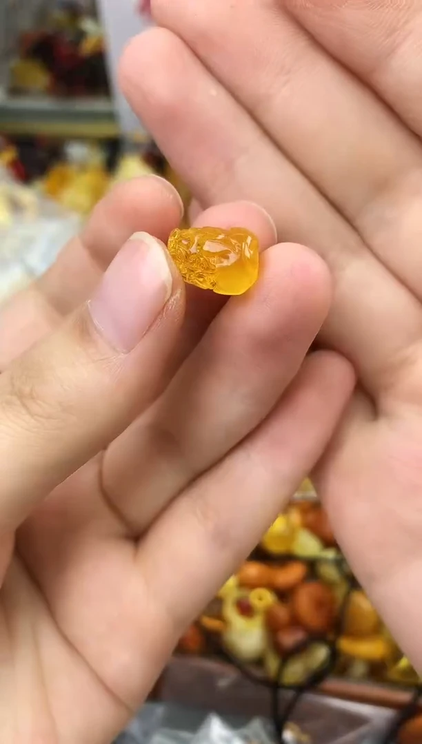 【闪购商品】未镶嵌琥珀珠宝奇石55