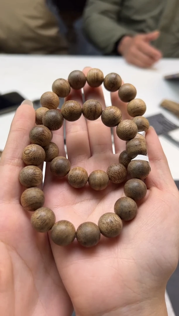 【闪购商品】沉香手串E17柬埔寨金边圆珠1.2单圈多样性发一