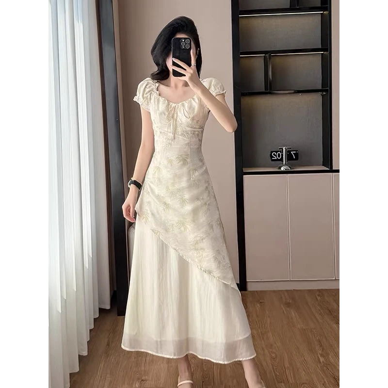 夏季碎花连衣裙蕾丝显瘦气质白色复古法式泡泡袖甜美夏天小裙子