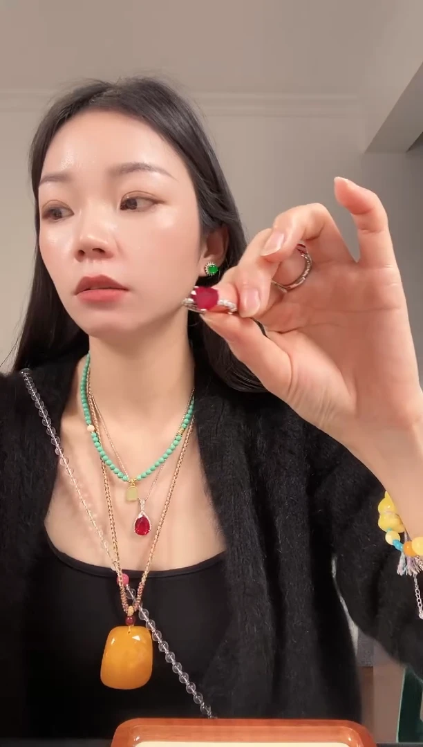 【闪购商品】琥珀颈饰未镶嵌A31AAAAAAA