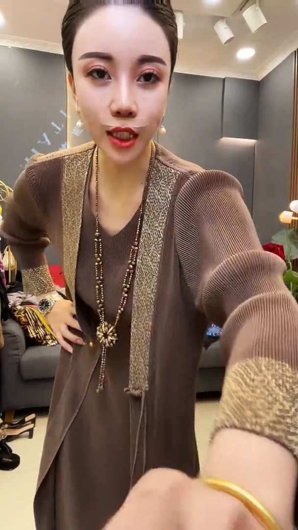 聚酯纤维（涤纶）咖色 国风