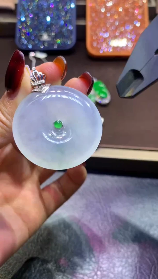 颈饰18K金镶嵌翡翠翡翠A货