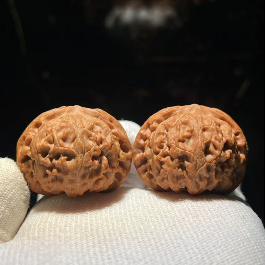 编号G390文玩核桃宫灯边42肚38高33
