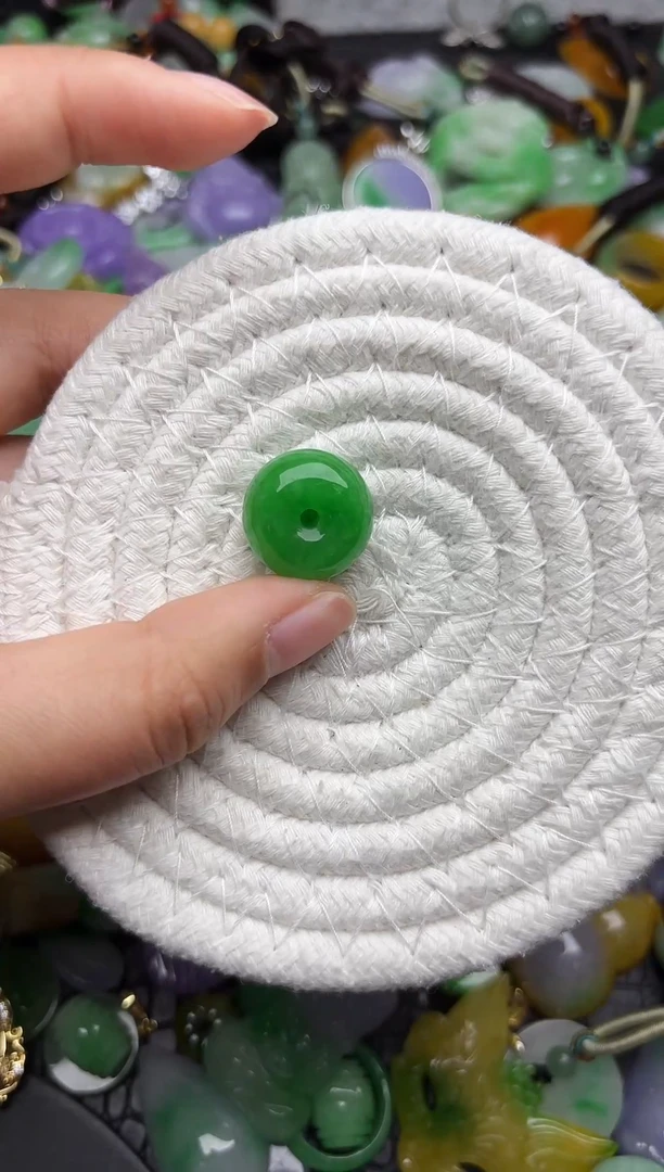 颈饰未镶嵌翡翠缅甸翡翠吊坠