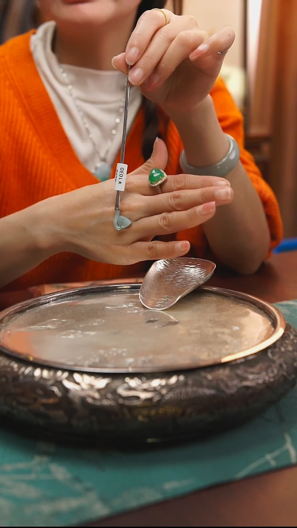 古悦足银999茶泼