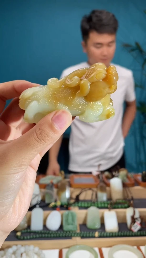 和田玉未镶嵌颈饰1