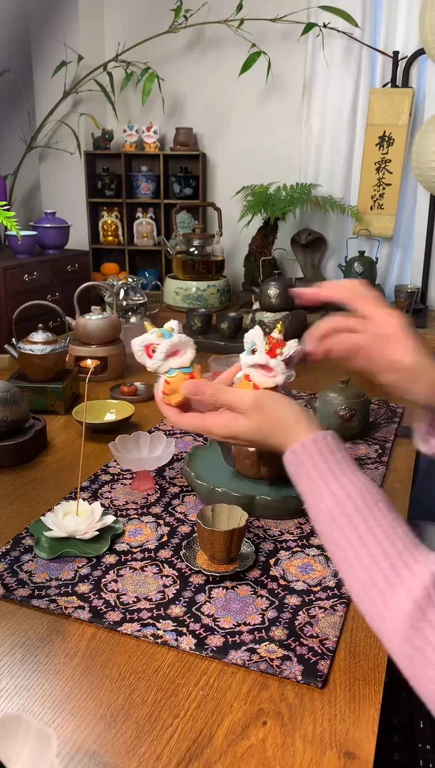 【闪购商品】红蓝醒狮茶宠摆件