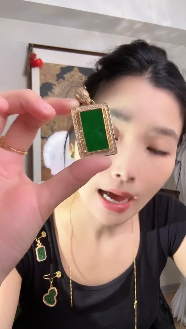 颈饰银S925镶嵌翡翠吊坠