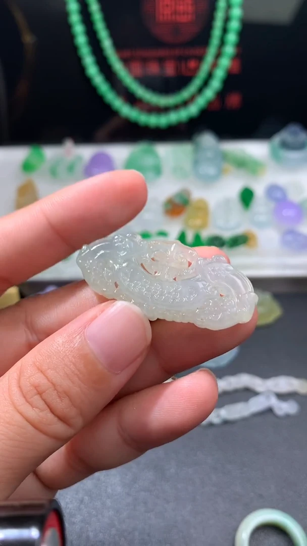 未镶嵌定制翡翠