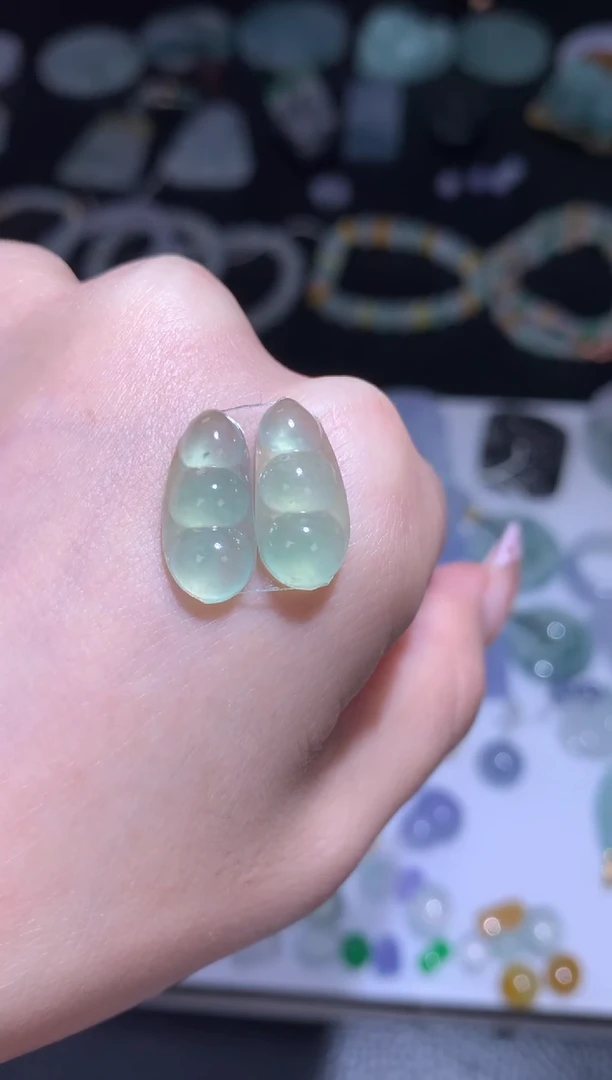 未镶嵌定制翡翠一对豆子
