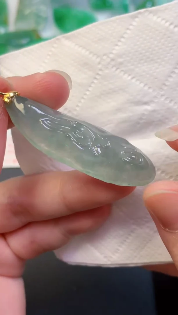 颈饰未镶嵌翡翠