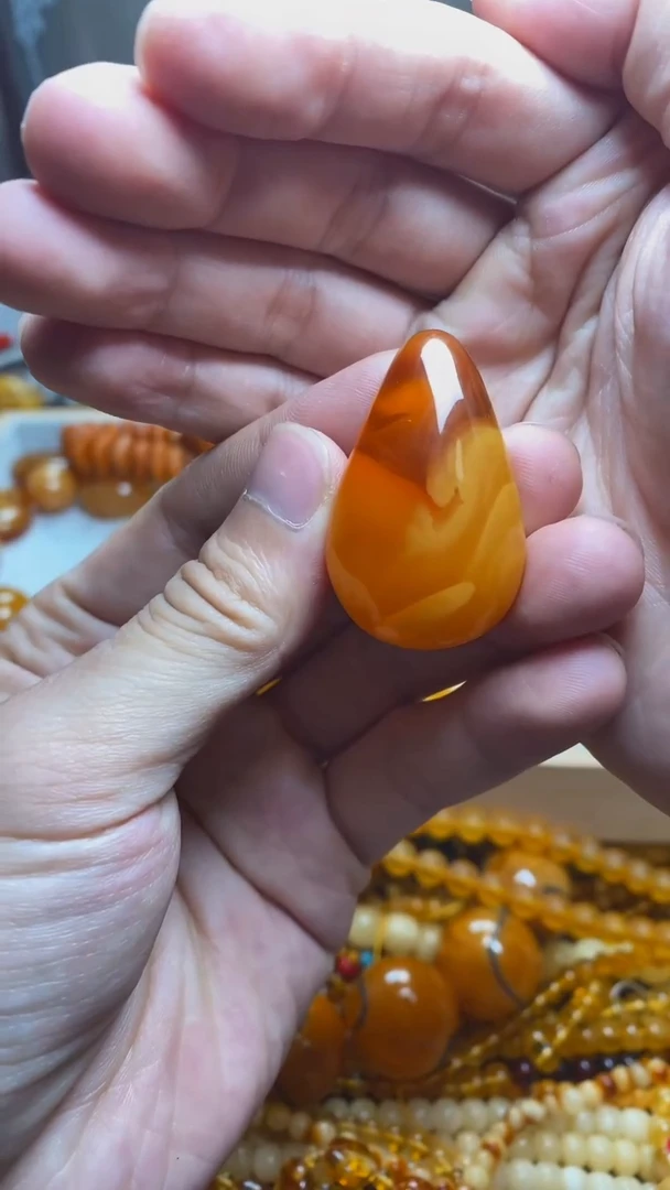 未镶嵌琥珀珠宝奇石蜜蜡