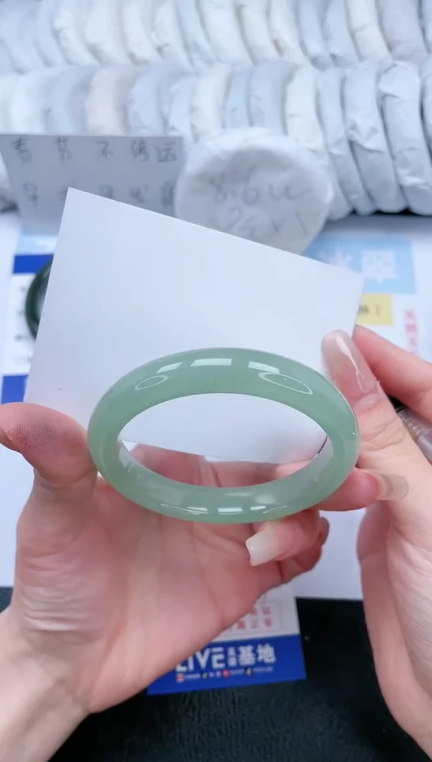 【闪购商品】石英质玉手镯未镶嵌T131-57