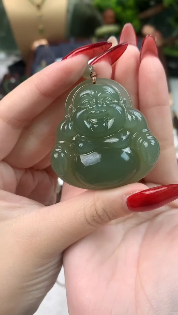 颈饰未镶嵌和田玉吊坠