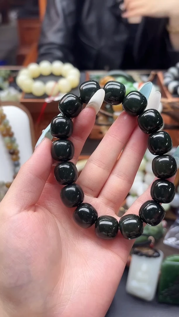 未镶嵌手串和田玉董小姐推荐 多样性发货 拍一发一szq14