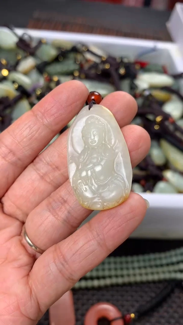 【闪购商品】和田玉颈饰未镶嵌多样性发货没有证书拍一发一有瑕