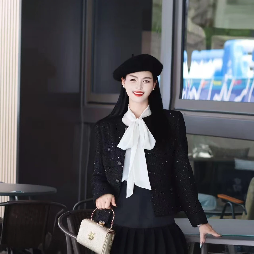 哥弟 新款气质百搭圆领单排扣质感黑色花呢秋冬小香风外套1400722